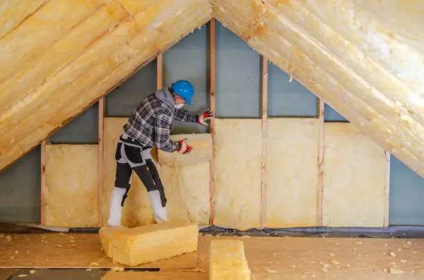 Isolation thermique d'une maison, première étape de la rénovation énergétique